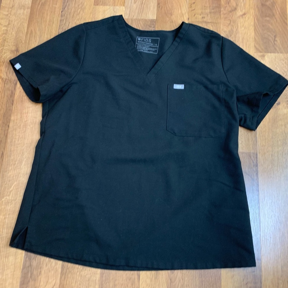 Figs Technical Collection Women’s XL Scrub Top Black Vneck